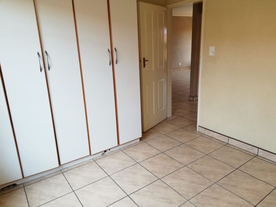 To Let 2 Bedroom Property for Rent in Meiringspark North West